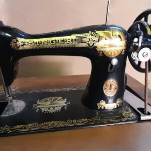 Máquina de coser marca Singer antigua